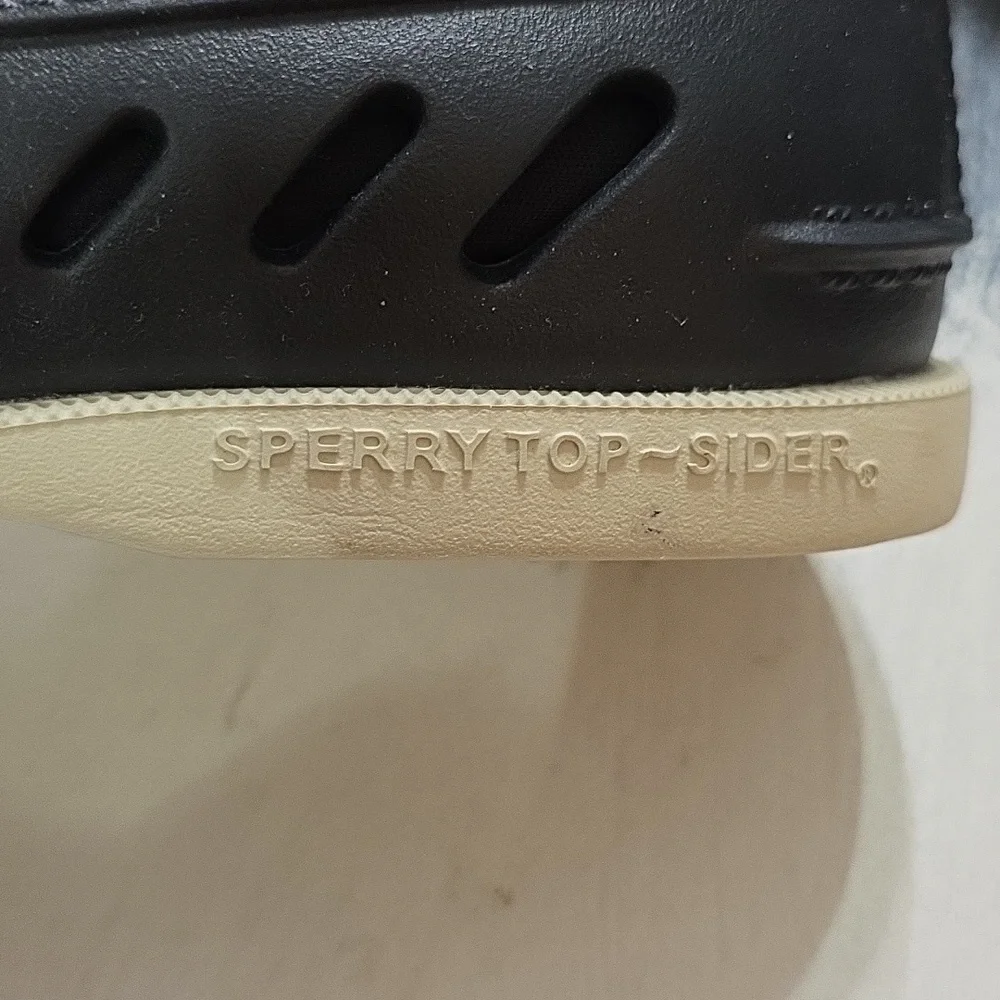 Sperry Top-Siders Women's Black Perforated Slip-On Shoes Faux Fur Lined Sz 8 EUC